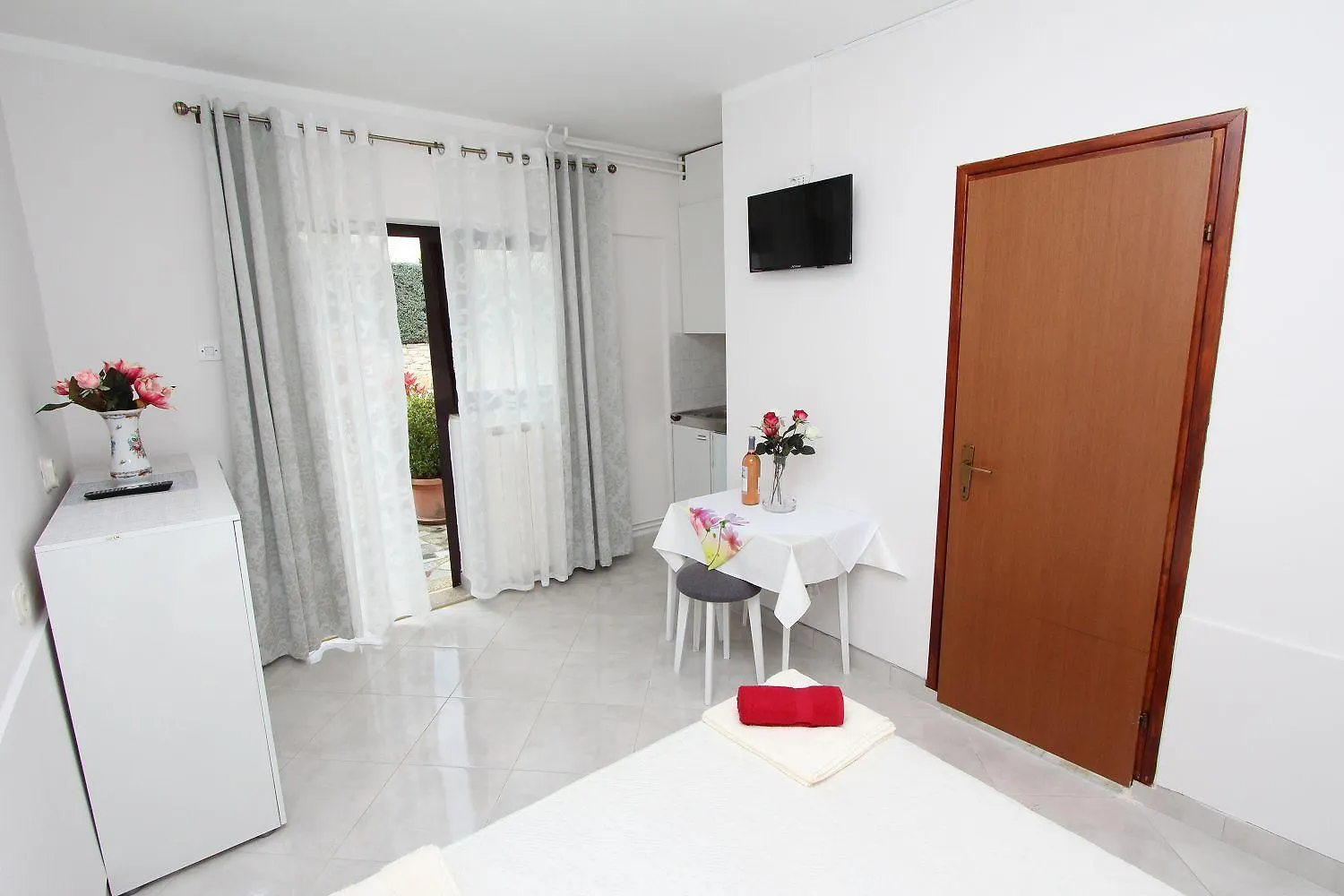 Cozy Studio-Apartment Nur 15 Gehminuten Zum Strand Mit Grillbereich, Terrasse, Wifi Rovinj